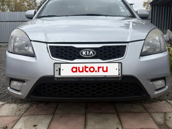 2010 Kia Rio II Рестайлинг, серебристый, 330000 рублей
