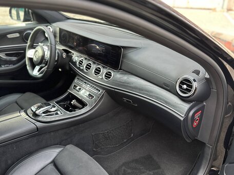 2019 Mercedes-Benz E-Класс 220 d V (W213, S213, C238), чёрный, 3000000 рублей, вид 4