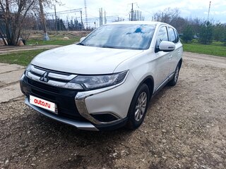 2015 Mitsubishi Outlander III Рестайлинг 2, белый, 1685000 рублей, вид 1