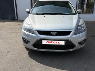 2011 Ford Focus II Рестайлинг, серебристый, 600000 рублей, вид 2
