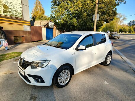 2018 Renault Sandero II Рестайлинг, белый, 773000 рублей, вид 2