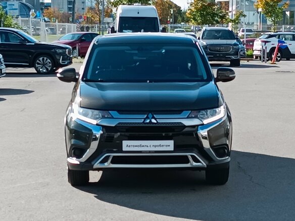 2019 Mitsubishi Outlander III Рестайлинг 3, коричневый, 1860000 рублей - вид 2