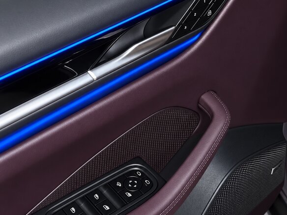 2025 Porsche Macan 4 II, пурпурный, 15000000 рублей - вид 17