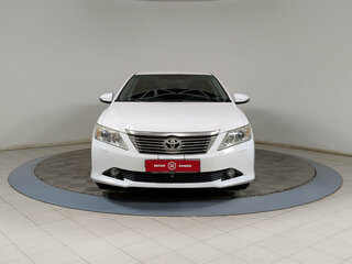 2013 Toyota Camry VII (XV50), белый, 1499000 рублей, вид 3