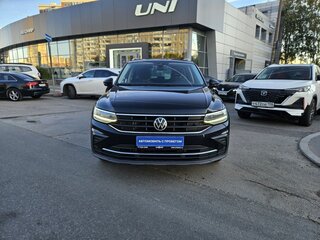 2020 Volkswagen Tiguan II Рестайлинг, чёрный, 2850000 рублей, вид 2