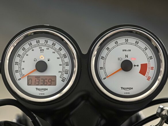2012 Triumph Thruxton, зелёный, 577000 рублей - вид 8