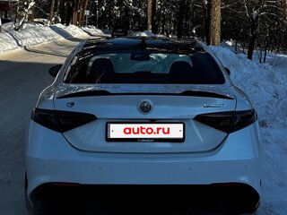 2019 Alfa Romeo Giulia II (952), белый, 3900000 рублей, вид 4