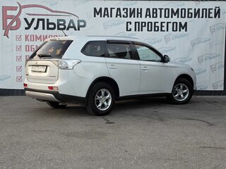 2014 Mitsubishi Outlander III, белый, 1298000 рублей, вид 4
