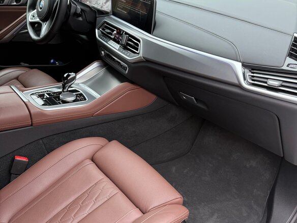 2022 BMW X6 30d III (G06), белый, 9900000 рублей - вид 12