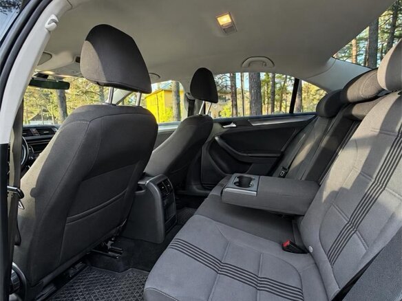 2017 Volkswagen Jetta VI Рестайлинг, белый, 1330000 рублей - вид 13