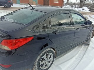2013 Hyundai Solaris I, чёрный, 720000 рублей, вид 3