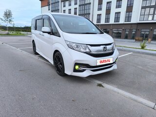 2015 Honda Stepwgn V, белый, 2050000 рублей, вид 2