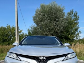 2019 Toyota Camry VIII (XV70), серый, 2580000 рублей, вид 3