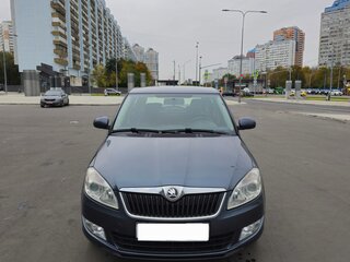 2013 Skoda Fabia II Рестайлинг, серый, 670000 рублей, вид 3