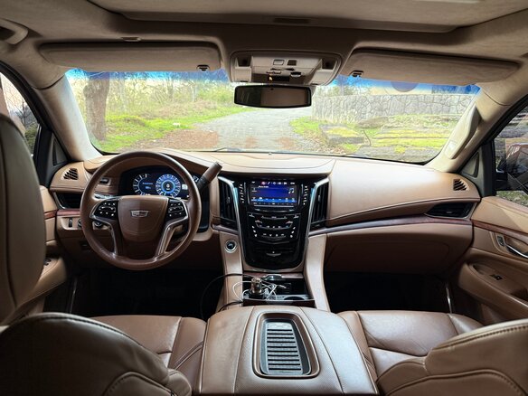 2016 Cadillac Escalade IV, чёрный, 4000000 рублей - вид 3