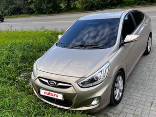 2013 Hyundai Solaris I, бежевый, 900000 рублей, вид 1