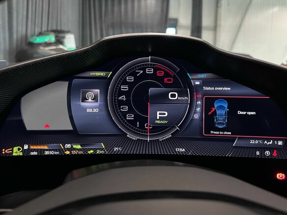 2023 Ferrari 296 GTS, белый, 30990000 рублей - вид 10