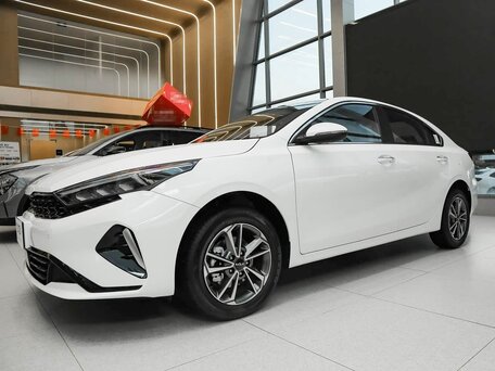 2026 Kia K3 II (China Market) Рестайлинг, белый, 2270000 рублей, вид 4