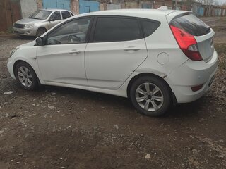 2011 Hyundai Solaris I, белый, 650000 рублей, вид 4