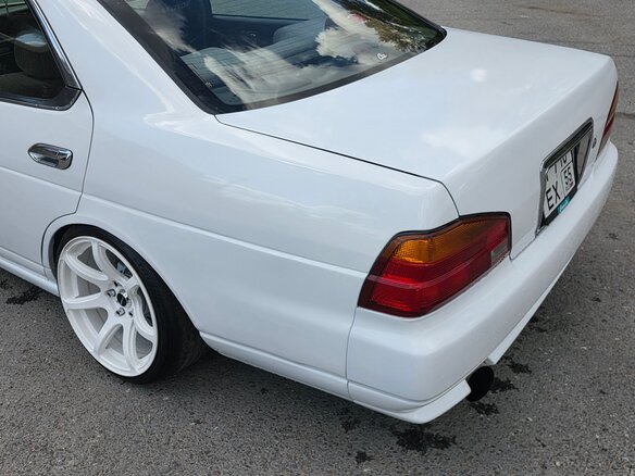 1998 Nissan Laurel VIII (C35), белый, 750000 рублей - вид 6