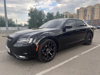 2019 Chrysler 300C II Рестайлинг, чёрный, 3500000 рублей, вид 1
