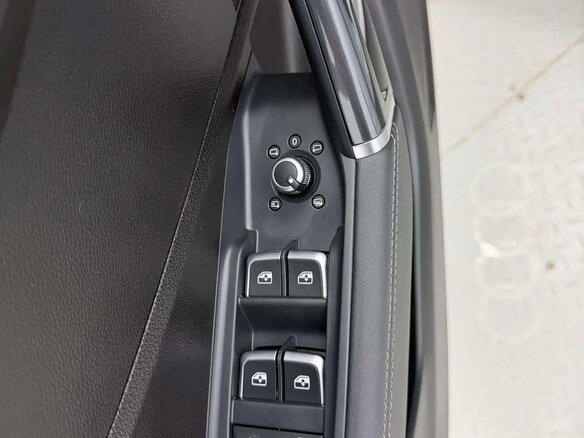 2022 Audi Q2 L 35 TFSI I Рестайлинг, белый, 1578000 рублей - вид 15