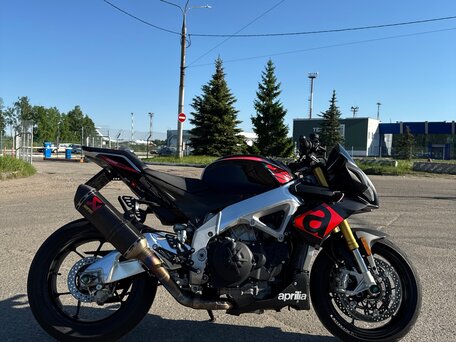 2018 Aprilia Tuono V4, чёрный, 990000 рублей, вид 4