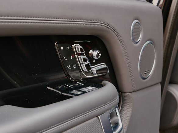 2021 Land Rover Range Rover IV Рестайлинг, чёрный, 11500000 рублей - вид 31