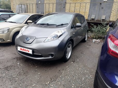 2014 Nissan Leaf (EM57) I (ZE0/AZE0), серый, 1050000 рублей, вид 5