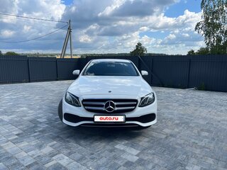 2017 Mercedes-Benz E-Класс 200 V (W213, S213, C238), белый, 2690000 рублей, вид 1