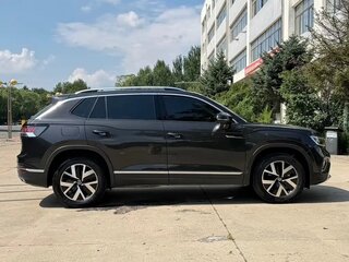 2023 Volkswagen Tayron I Рестайлинг, чёрный, 2256000 рублей, вид 4