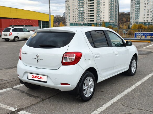 2017 Renault Sandero II, белый, 820000 рублей