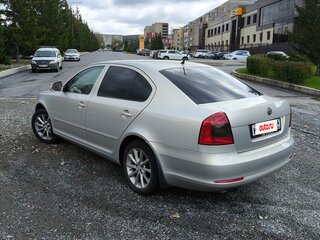 2011 Skoda Octavia II (A5) Рестайлинг, серебристый, 800000 рублей, вид 5
