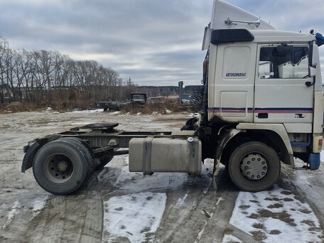 1990 Volvo F-Series, белый, 200000 рублей, вид 1
