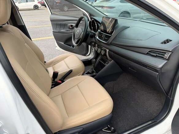 2021 Toyota Yaris L XP150 Рестайлинг, белый - вид 14