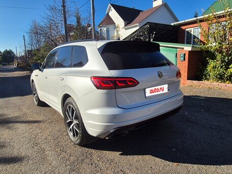 2019 Volkswagen Touareg III, белый, 4100000 рублей, вид 5