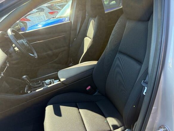 2022 Mazda 3 IV (BP), серебристый, 1650000 рублей - вид 12