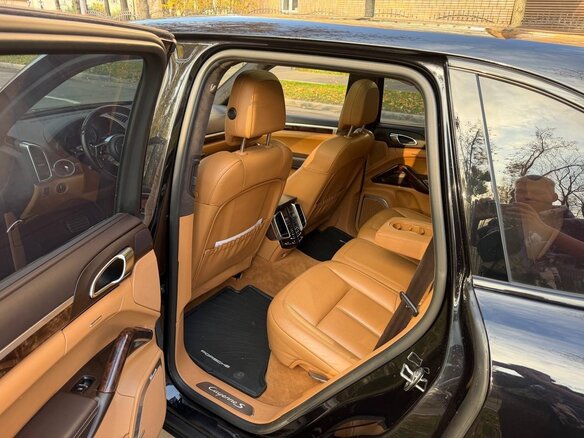 2015 Porsche Cayenne S II Рестайлинг (958), чёрный, 3600000 рублей - вид 12