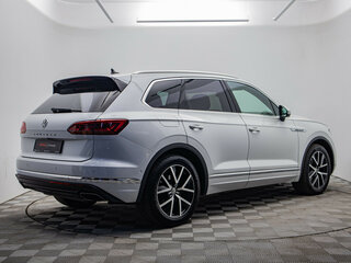 2020 Volkswagen Touareg III, белый, 4295000 рублей, вид 5