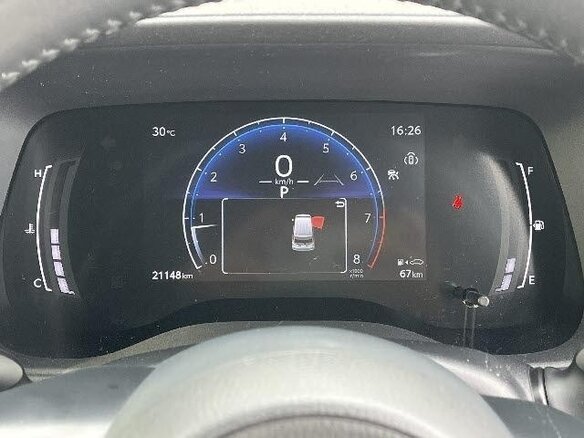 2023 Toyota Sienta III, белый - вид 4