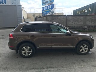 2011 Volkswagen Touareg II, коричневый, 2450000 рублей, вид 4