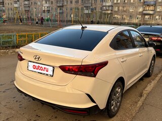 2021 Hyundai Solaris II Рестайлинг, белый, 1650000 рублей, вид 3