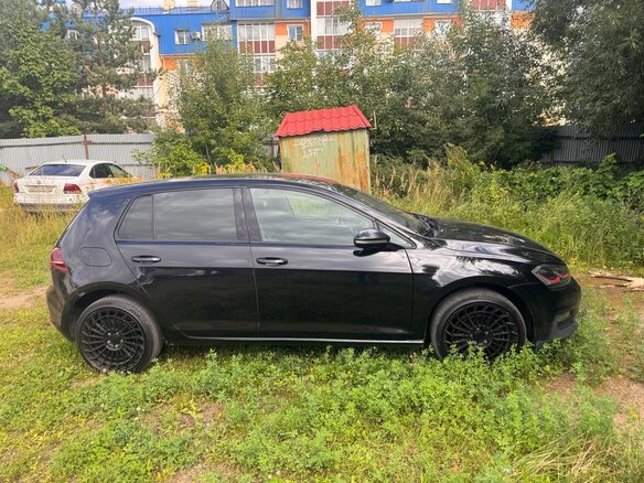 2014 Volkswagen Golf VII, чёрный - вид 3