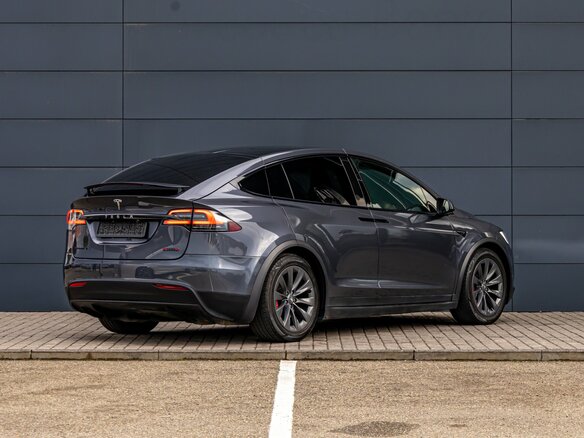 2019 Tesla Model X 90D I, серый, 5195000 рублей - вид 5