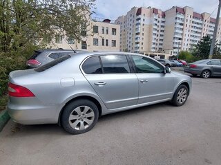 2009 Skoda Superb II, серебристый, 750000 рублей, вид 4