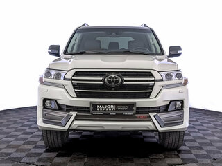 2020 Toyota Land Cruiser 200 Series Рестайлинг 2, белый, 8620000 рублей, вид 2