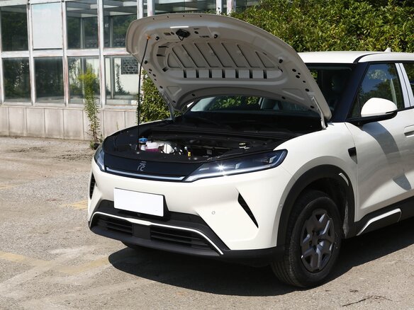 2026 BYD Yuan Up 45.12 kWh, белый, 2267007 рублей - вид 11