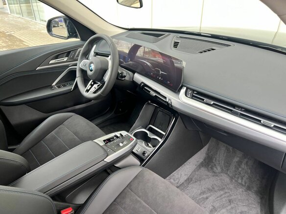 2026 BMW X1 Long 25Li xDrive III (U11/U12), чёрный, 6090000 рублей - вид 10