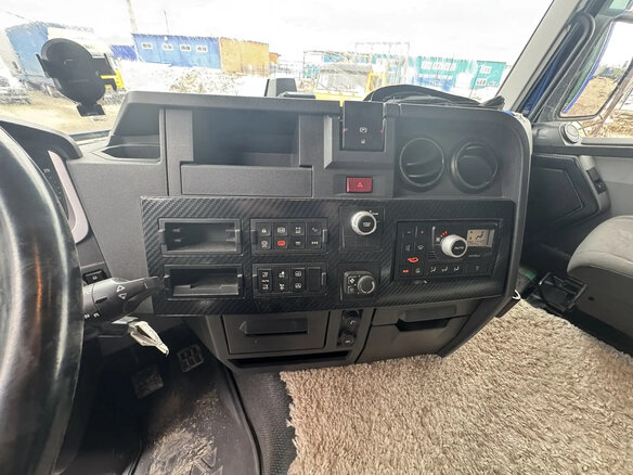 2021 Renault T-Series, синий - вид 9