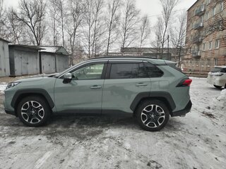 2020 Toyota RAV4 V (XA50), зелёный, 3000000 рублей, вид 5